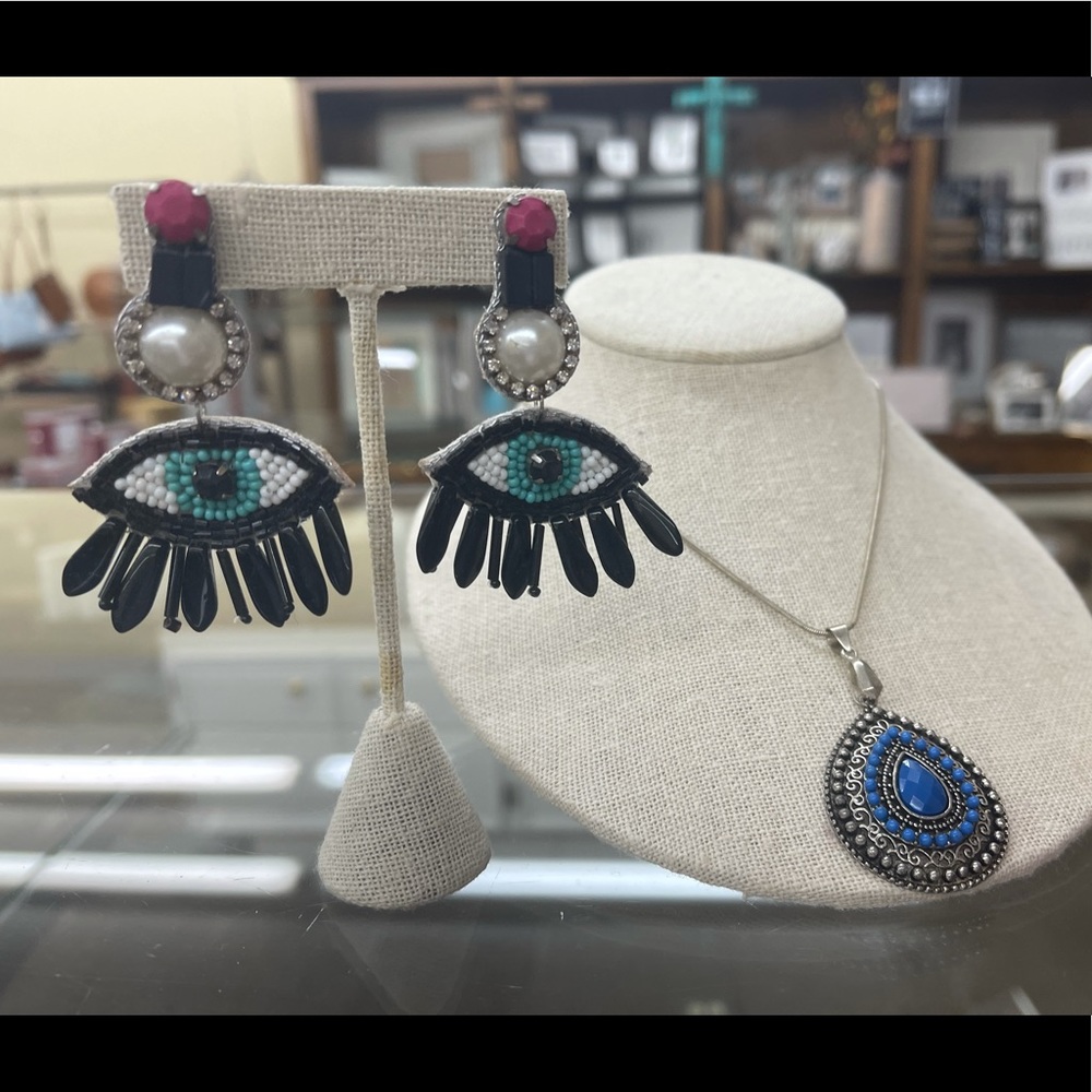 Necklace & Earrings